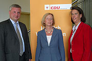Dr. Tamara Zieschang mit Knut Abraham und Wissenschaftsministerin Prof. Dr. Johanna Wanka